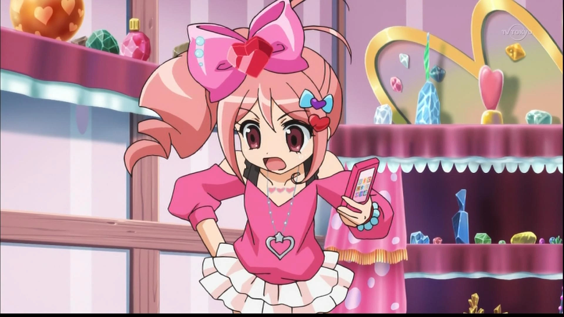 Image Pink and her cellphone.jpg Jewel Pet Wiki FANDOM powered by
