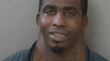 Huge-Necked-Florida-Mans-Mugshot-Goes-Viral