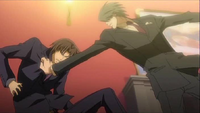 Akihiko s'en prenant à Ryûichirô