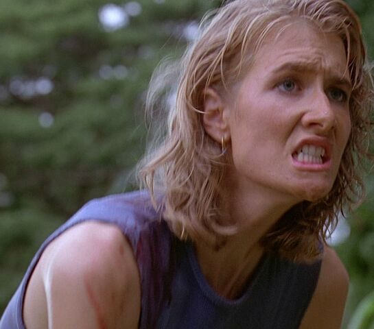 파일:Ellie-run.jpg
