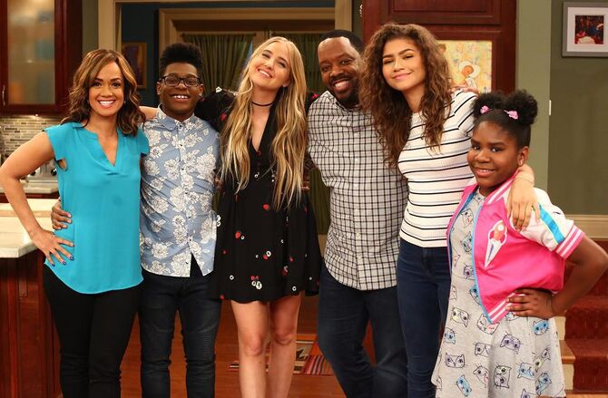 K.C. Undercover Wiki | FANDOM powered by Wikia