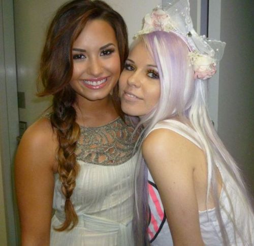 Who is kerli dating