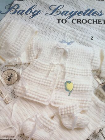 leisure arts baby layettes book 2