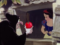 Snow-white-disneyscreencaps.com-8221