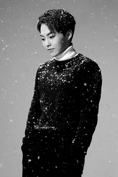 Imagini pentru xiumin black and white