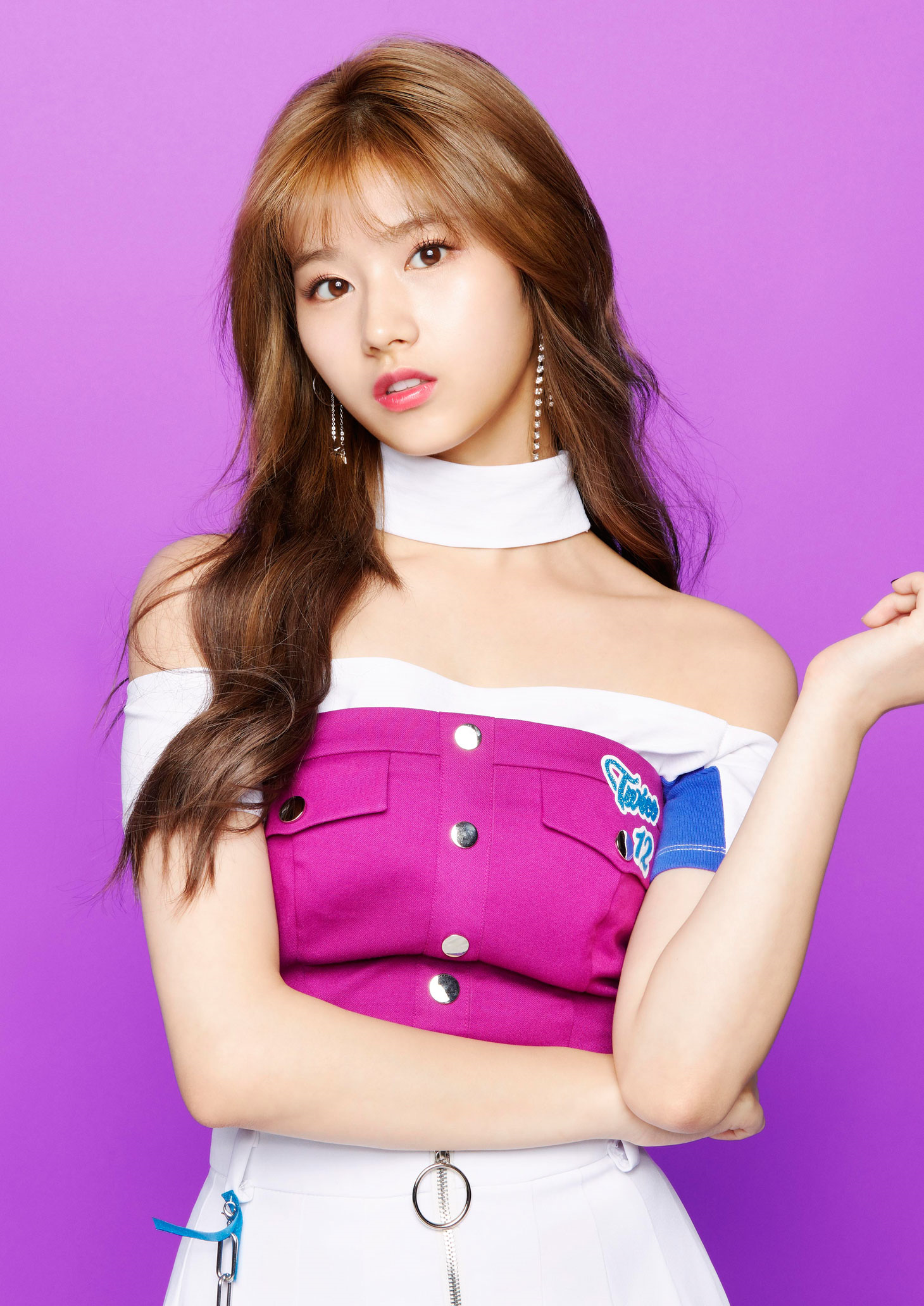 Image TWICE Sana e More Time promotional photo