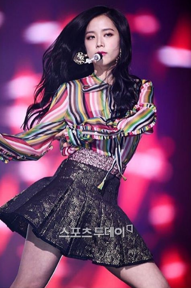 Image - Jisoo performing PWF at Gaon Chart Awards3.PNG ...