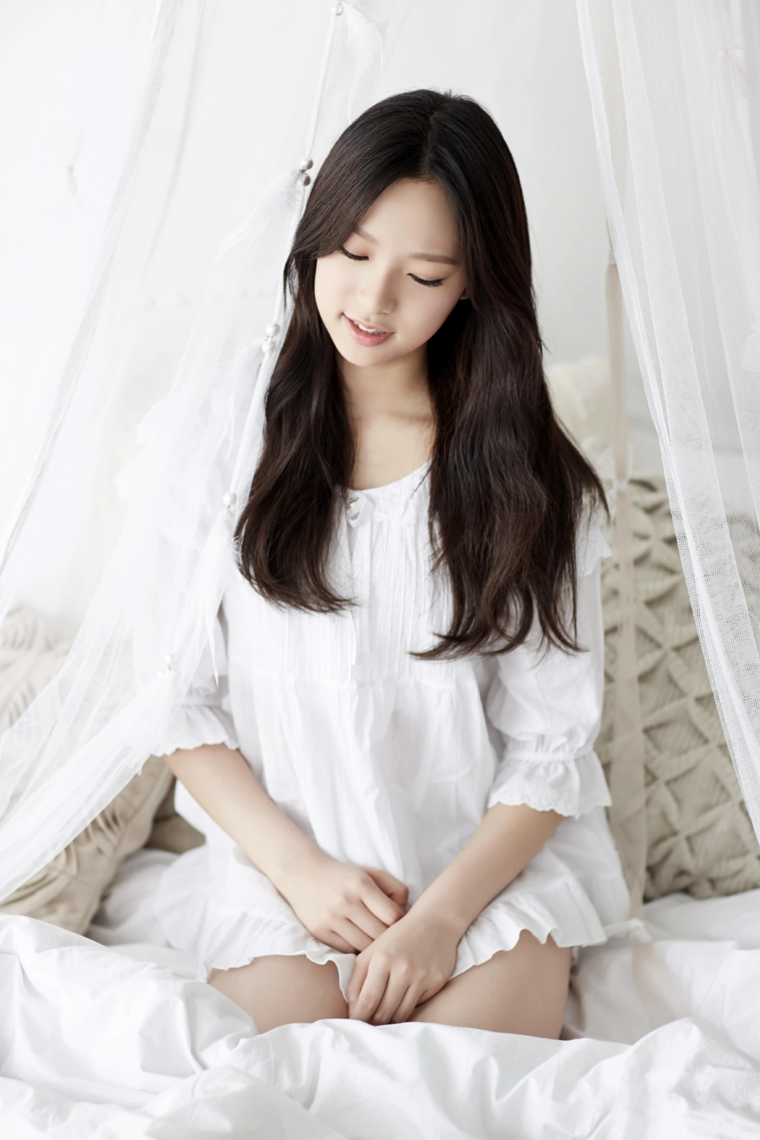 Image - April Yena Dreaming promotional photo.png | Kpop Wiki | FANDOM