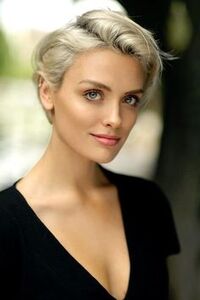 Wallis Day Darsteller