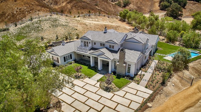 Image Kylie Jenner 6 Million Mansion House Home Hidden Hills 2 Kylie Jenner 6 Million Mansion House Home Hidden Hills 2 640x359 Jpg