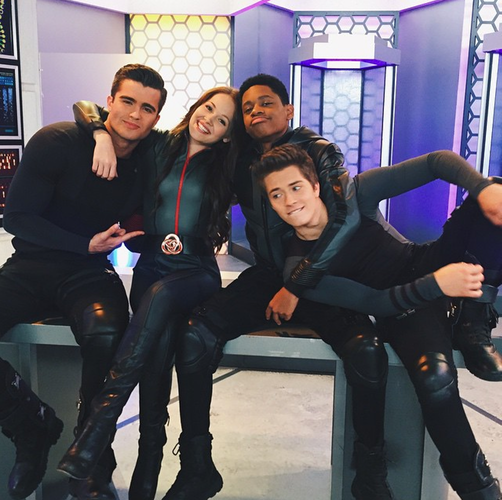 Image Lab Rats Bionic Island Cast 2015 Png Disney Xd S Lab Rats Wiki Fandom Powered By Wikia