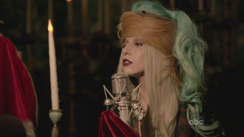 A_Very_Gaga_Thanksgiving_-_''Hair''_002.