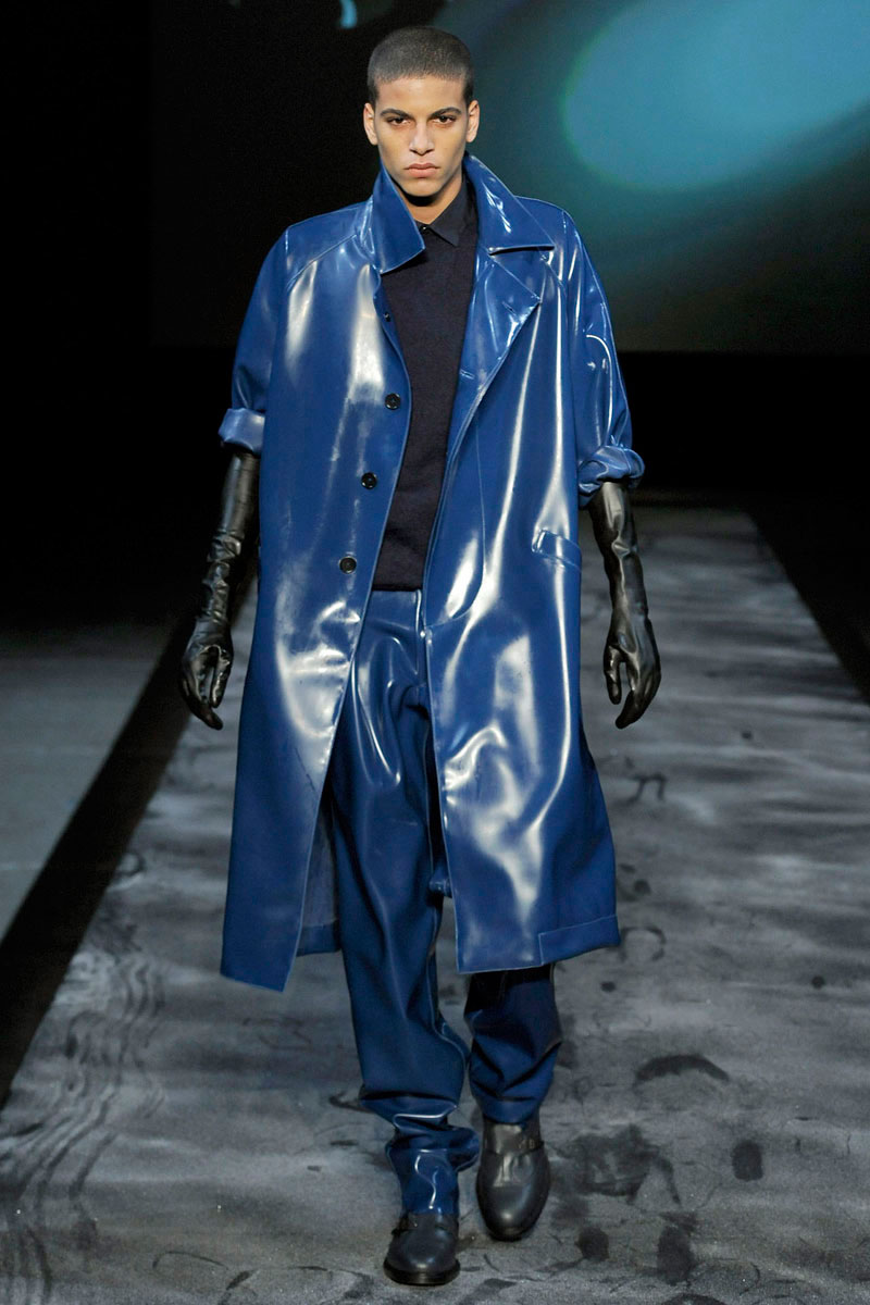 Image - Thierry-mugler-fall-2011-mens-latex-coat-profile.jpg ...