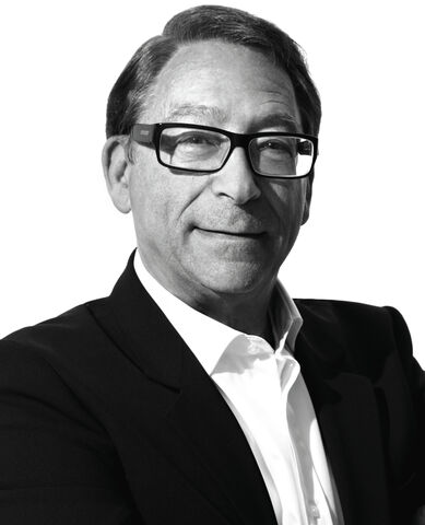 File:Stuart Weitzman.jpg