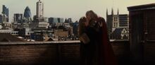 Thor-and-Jane-Kissing-thor-and-jane-22092152-633-264