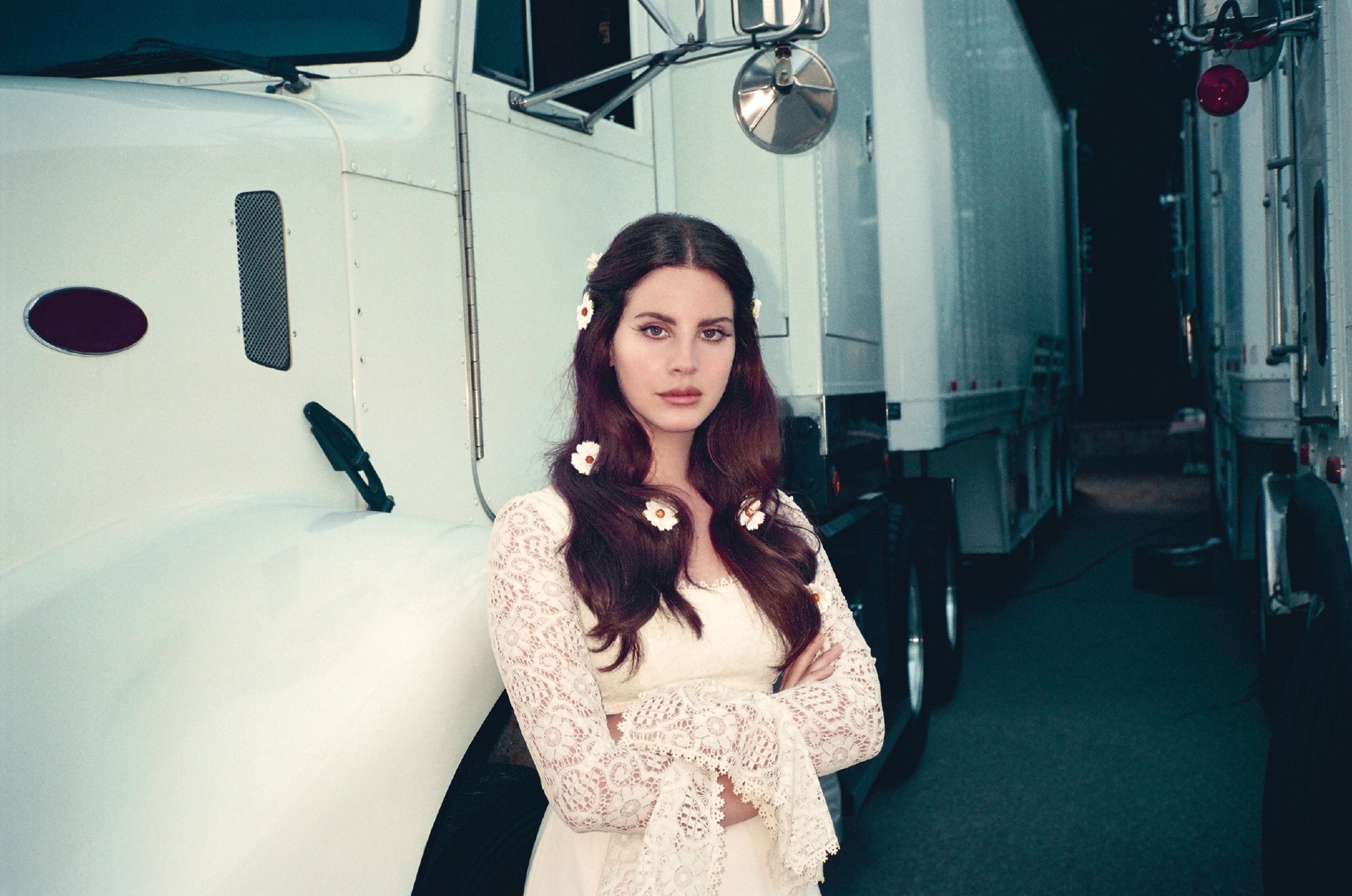 Lust For Life By Ldr Turns 3 Years Old Entertainment Talk Gaga Daily 