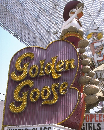 Golden Goose | CasinoCyclopedia | Fandom