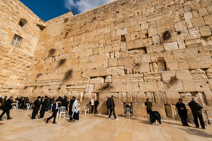 lining-up-the-wailing-wall-judas-maccabeus-and-the-downfall-of-gog