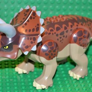 lego jurassic world triceratops