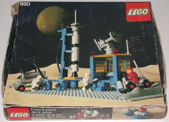 lego space launch pad