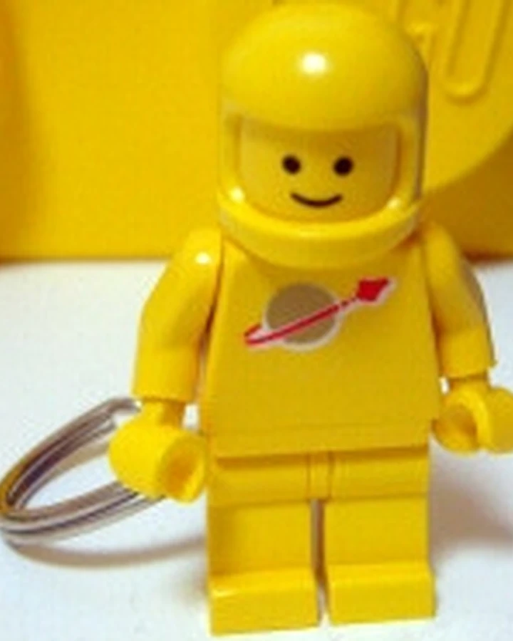 lego spaceman keyring