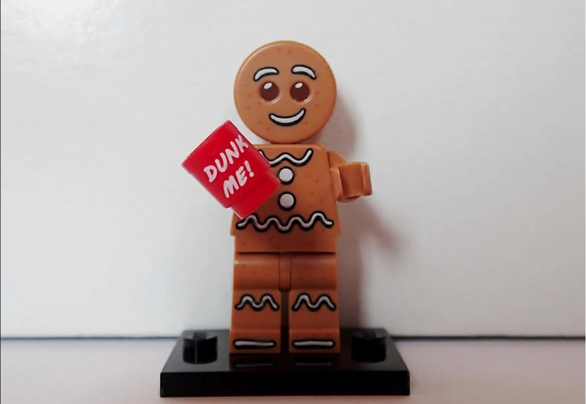 lego gingerbread man minifigure