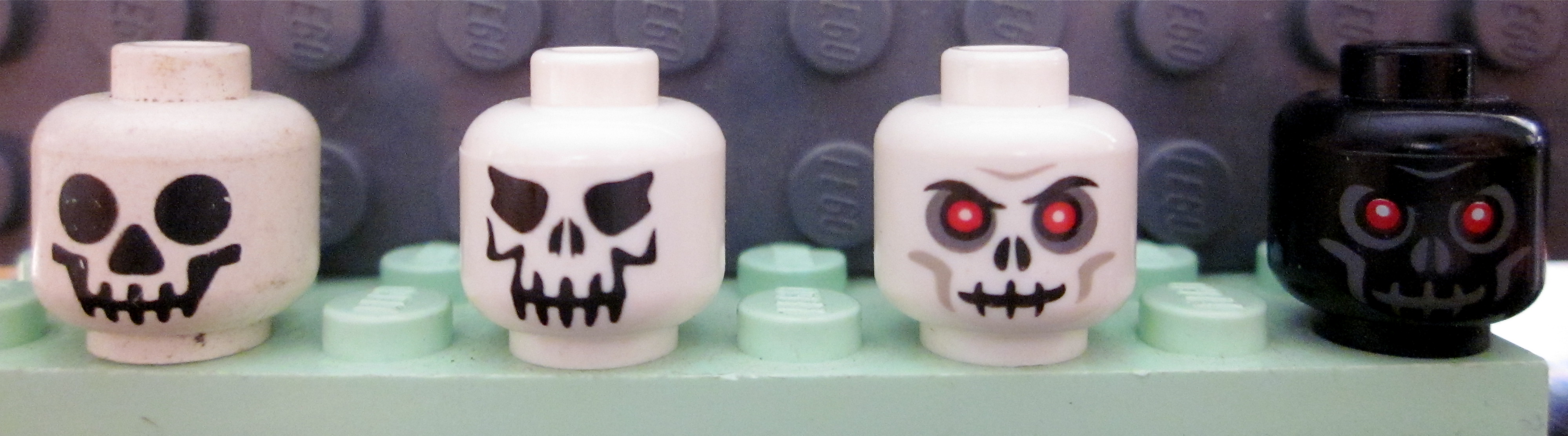 lego skeleton head