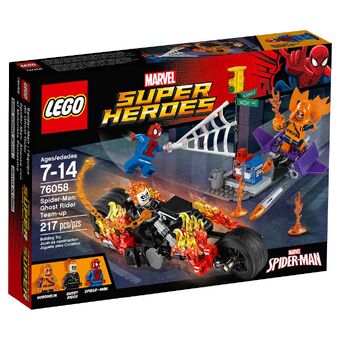 first lego marvel set