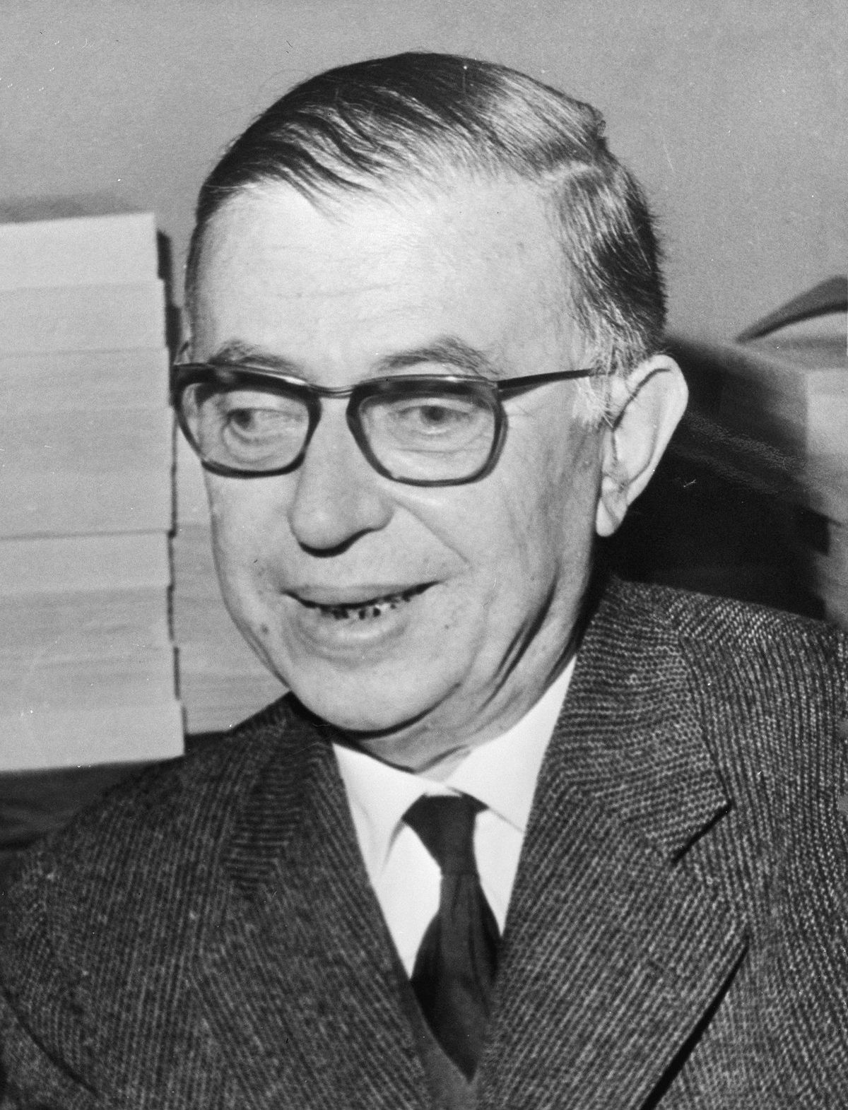 Topics sartre 395
