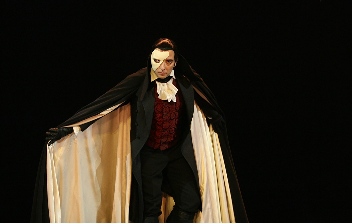 the phantom of the opera play