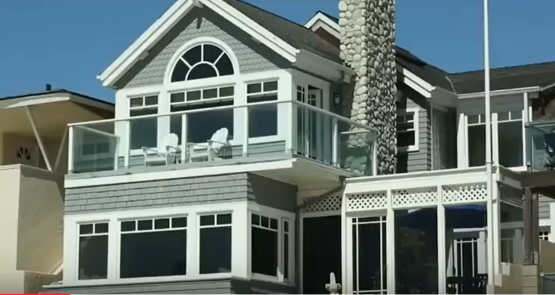 Dena S Beach House Liv And Mad Wiki Fandom Ed By Wikia Dena 039 S Beach House
