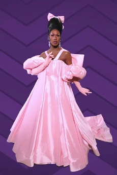 SheaCouleeFinaleLookAS5