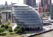 800px-City.hall.london.arp-1-