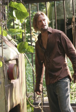 3X01-SawyerCage