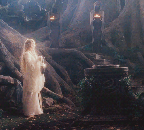 https://vignette.wikia.nocookie.net/lotr/images/f/f6/Tumblr_mlyi30TvSu1rmn3kpo1_500.gif/revision/latest?cb=20190326141148&path-prefix=ru