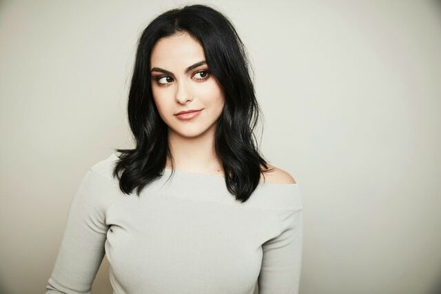 Datei:Camila-mendes-riverdale-2017.jpg