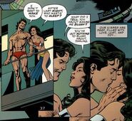 superman kissing wonder woman statue