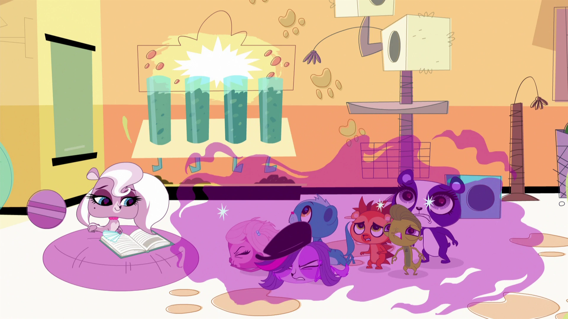 Image Mitzi giving pets nice scent.png Littlest Pet Shop (2012 TV