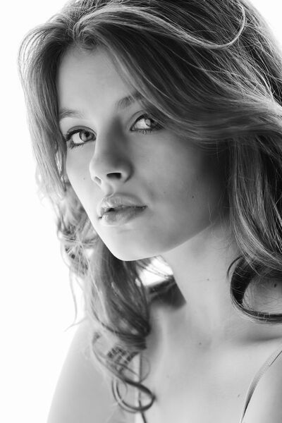 Irina Stanescu Cover Amazing