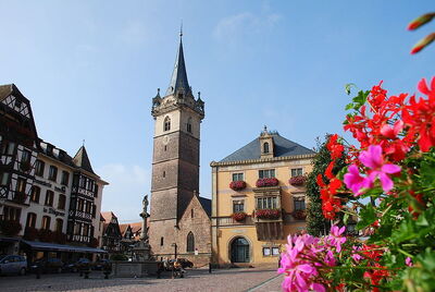 800px-Obernai place marche