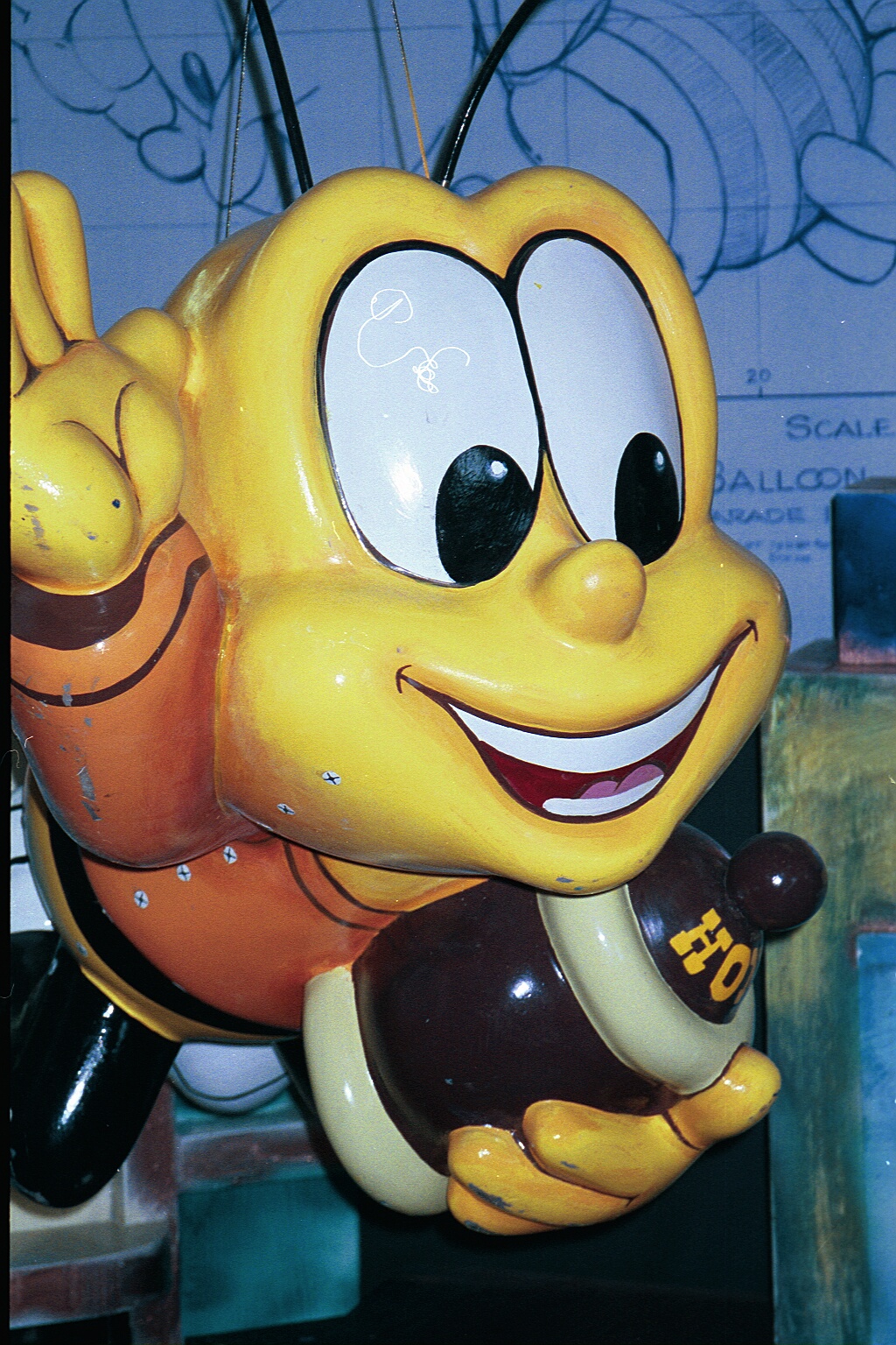 Gallery: Buzz the Honey Nut Cheerios Bee | Macy's Thanksgiving Day