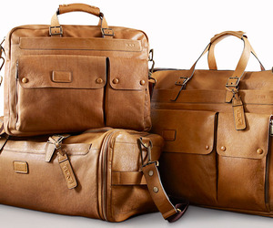 Tumis-travel-essentials-m