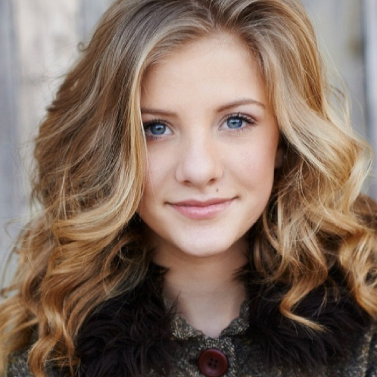 Paige Hyland Maddie Ziegler Wiki FANDOM powered by Wikia