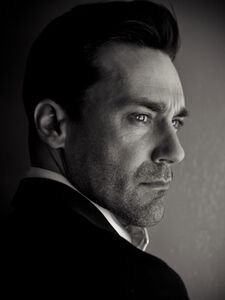 https://vignette.wikia.nocookie.net/madmen/images/8/83/Jon-Hamm-EW4_360.jpg/revision/latest/scale-to-width-down/225?cb=20101217235308