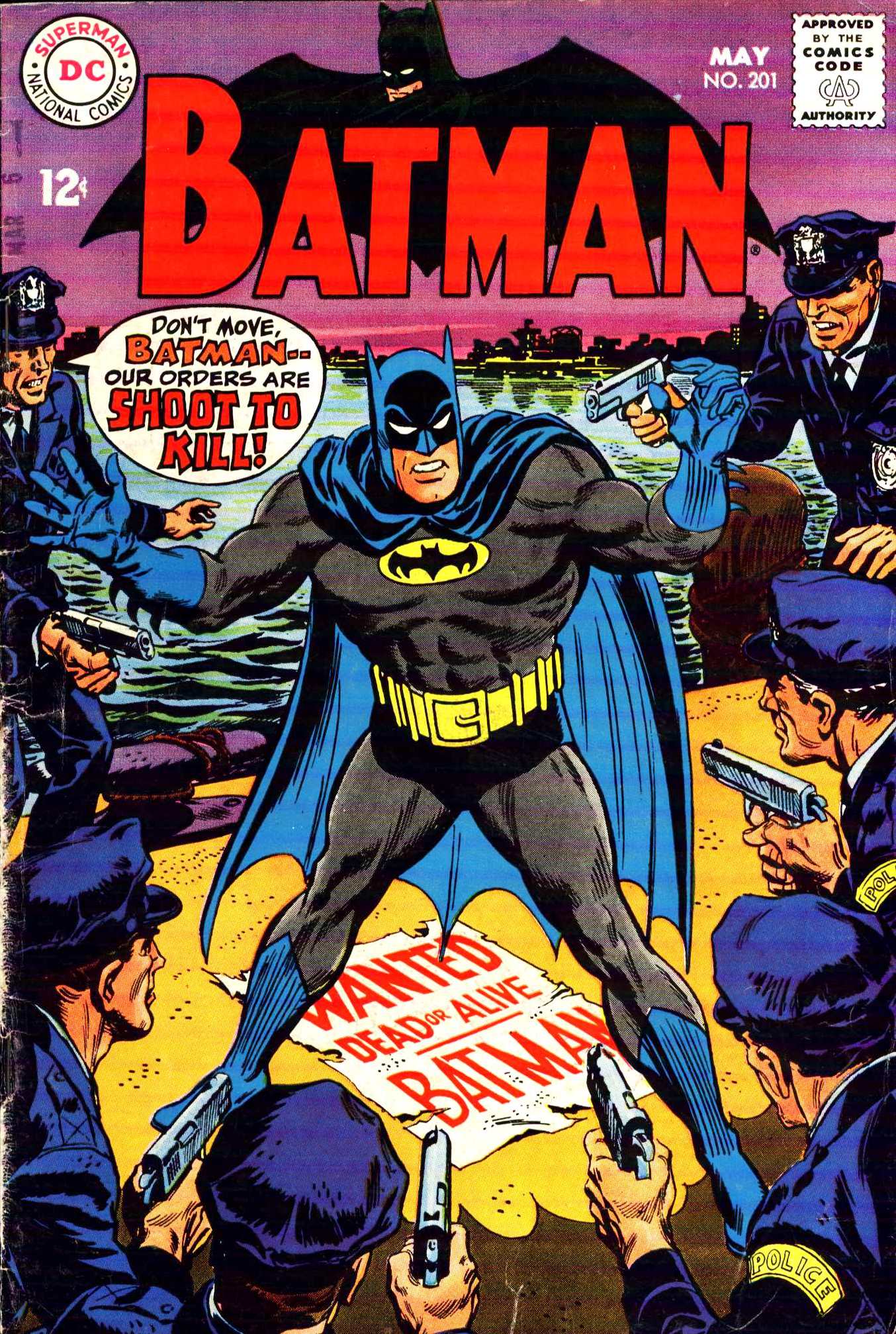 Batman In The Comics Batman Comics Fanpop Cowl Battle Comic Poison Kiss Sweet The Art Of Images 