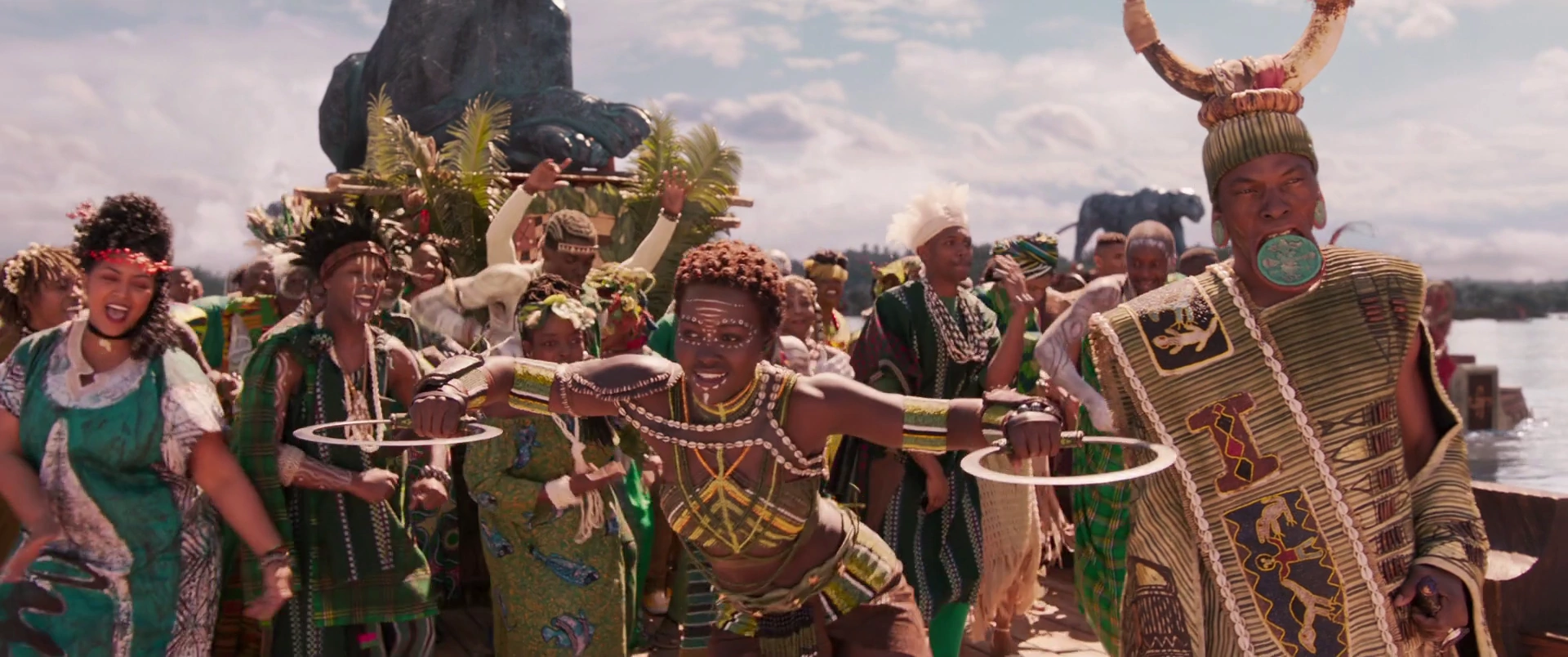 Племена воротами. Черная пантера племена. Африканцы танцуют. Африканские танцы. Ритуальные танцы Африки.