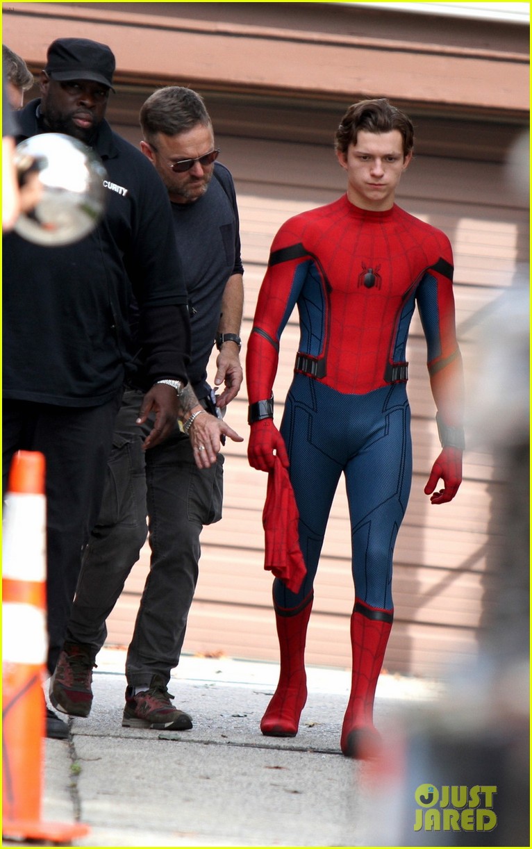 Image - Tom-holland-looks-buff-while-filming-spider-man-in ...
