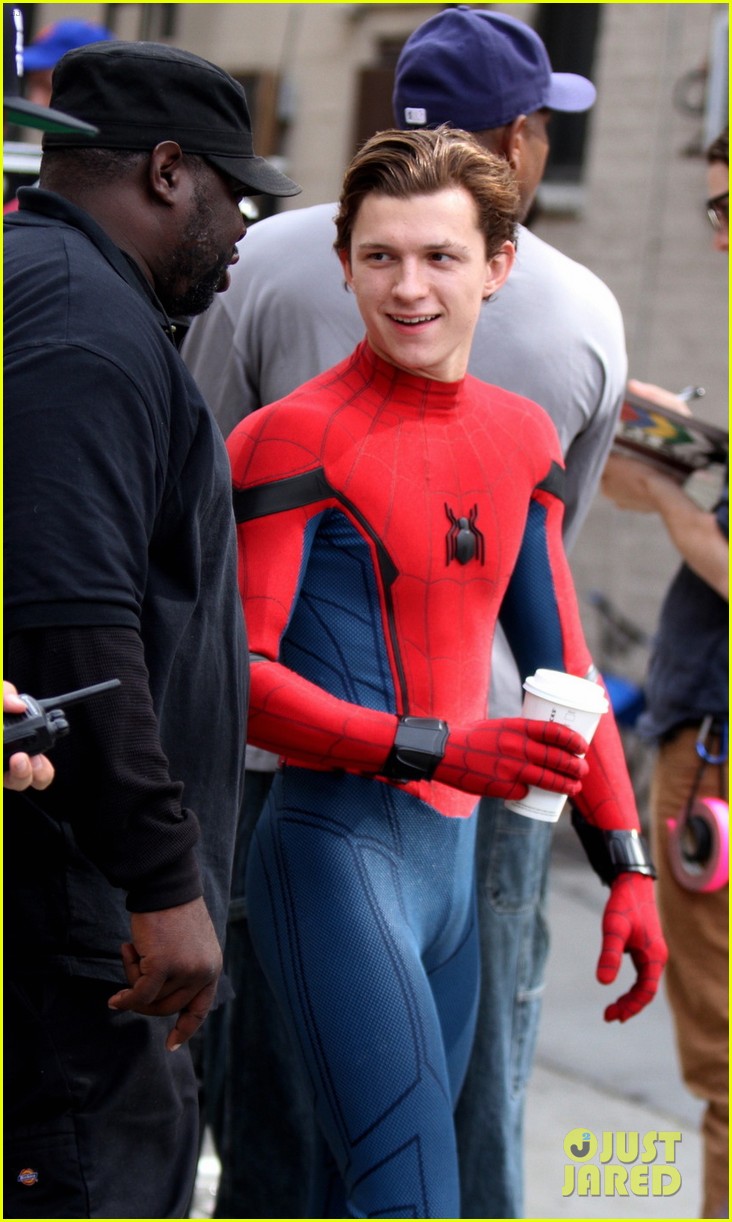 Image - Tom-holland-looks-buff-while-filming-spider-man-in ...