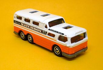 matchbox 1955 gmc scenicruiser