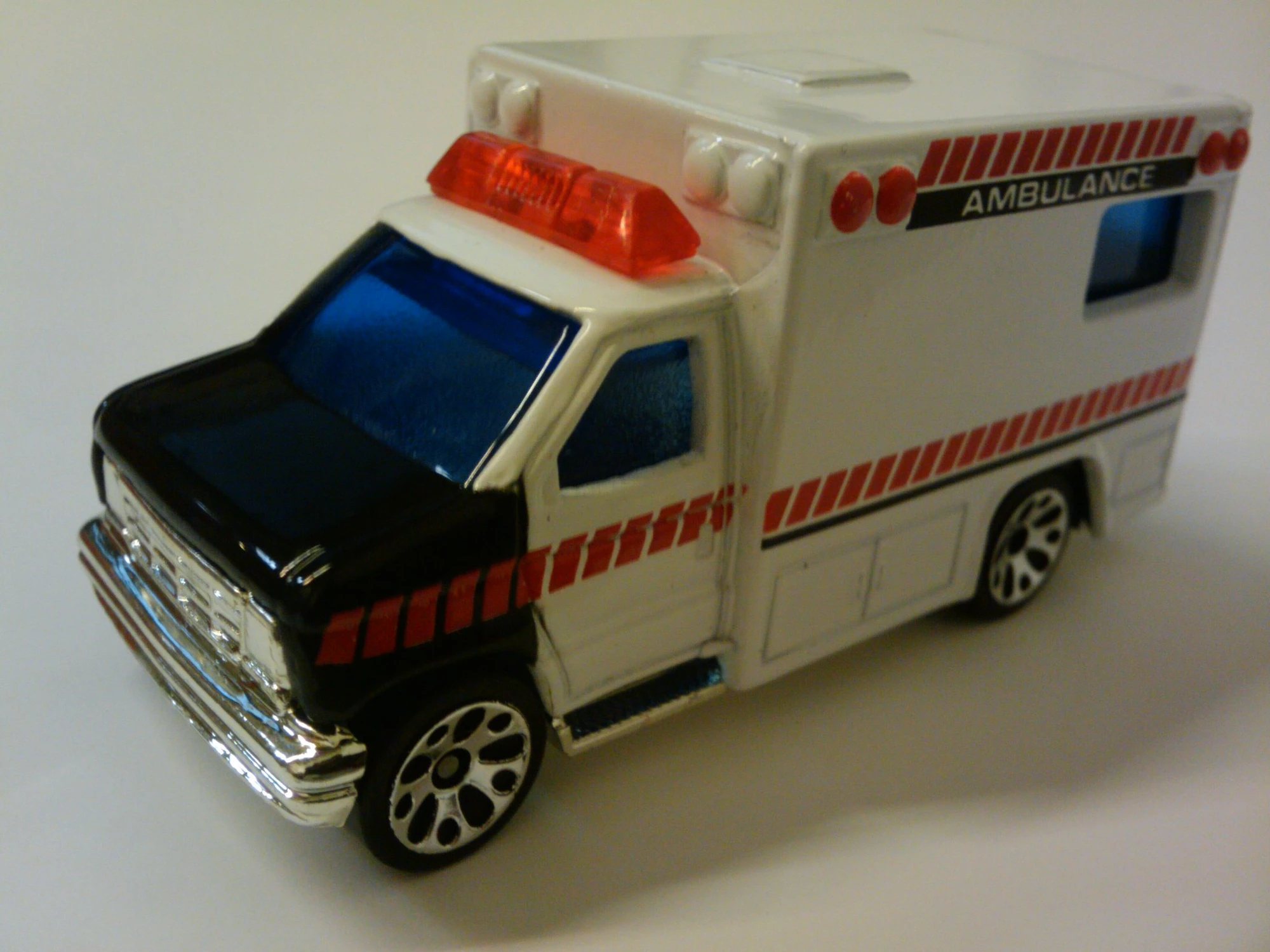 Ambulance (1996) Matchbox Cars Wiki FANDOM powered by Wikia